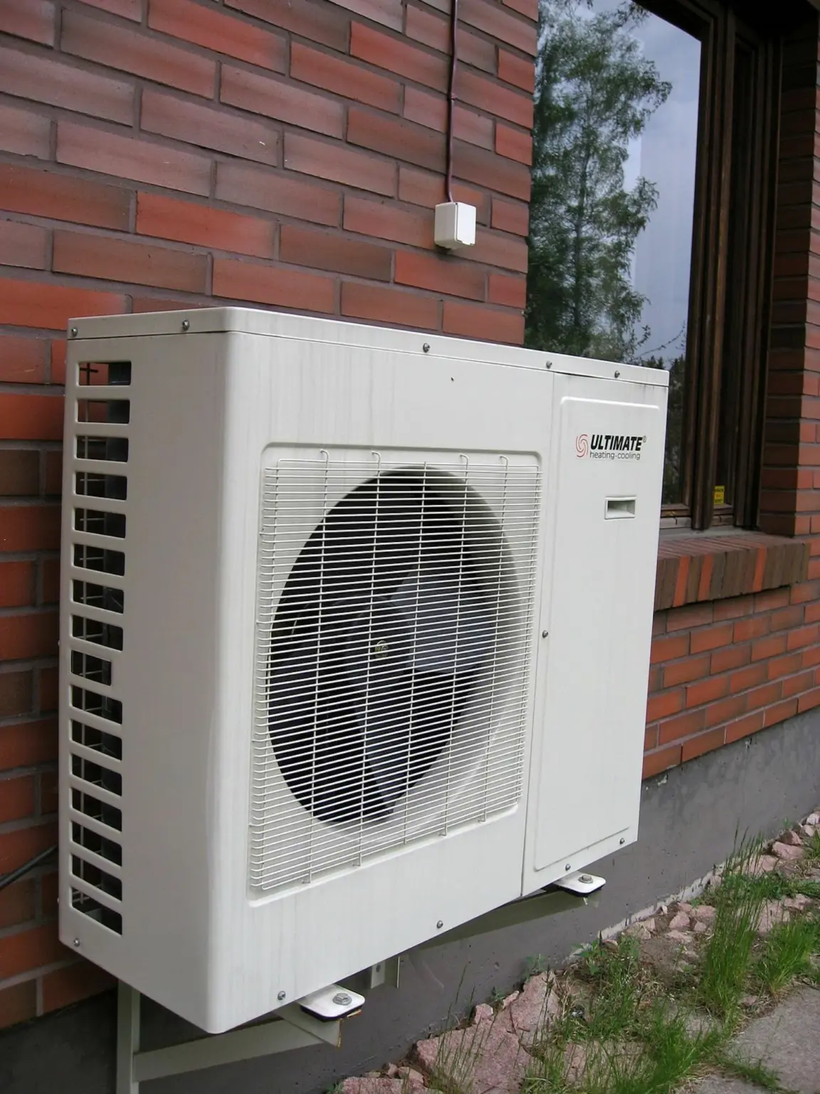 Heat Pumps are an efficient way to heat homes and businesses as they are electric, use no fossil fuels and simply move heat rather than creating it. Heat Pumps Wave Of The Future 1152x1536 1